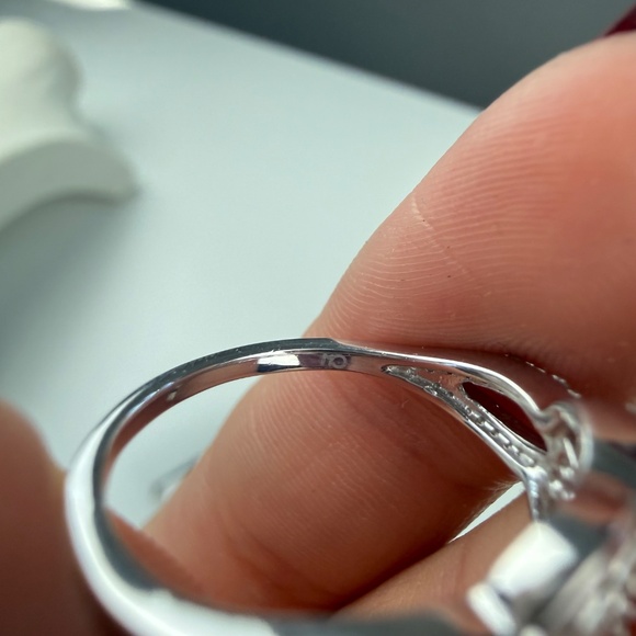 Macys Womens Sterling Silver Diamond Open Weave 1/10 CT TW Ring - Picture 4 of 9